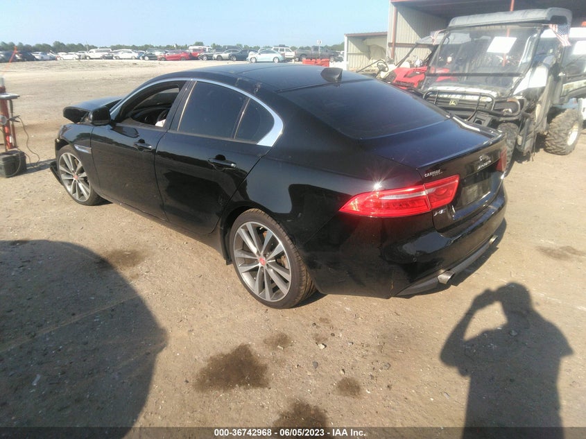 VIN SAJAJ4BV9HA956389 2017 JAGUAR XE 35T PREMIUM