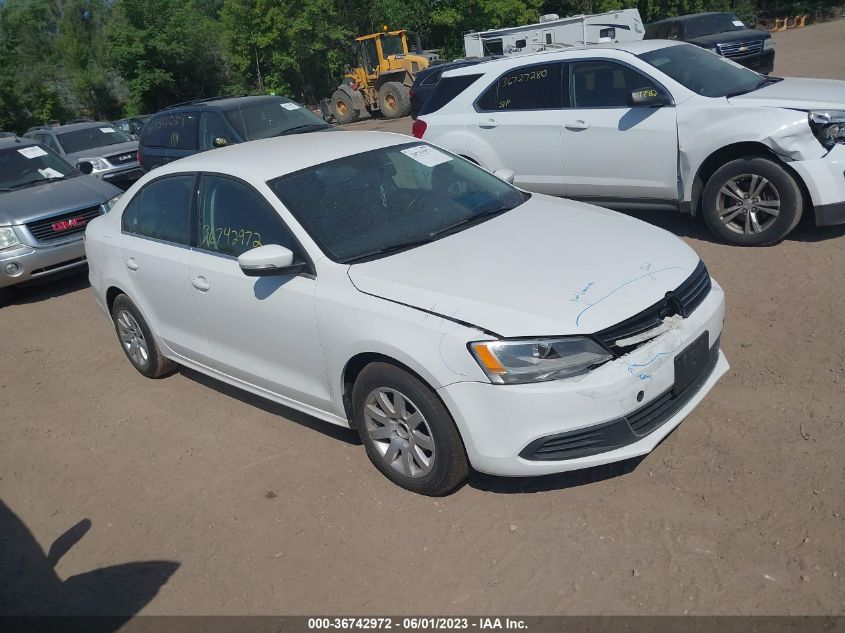 2013 VOLKSWAGEN JETTA SEDAN SE - 3VWDP7AJ2DM408643