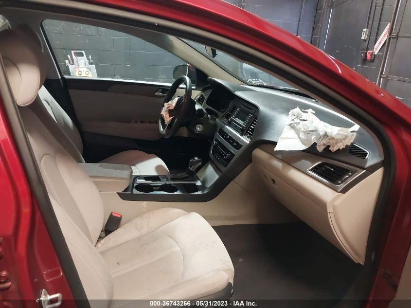 2015 HYUNDAI SONATA 2.4L SE - 5NPE24AF2FH225106