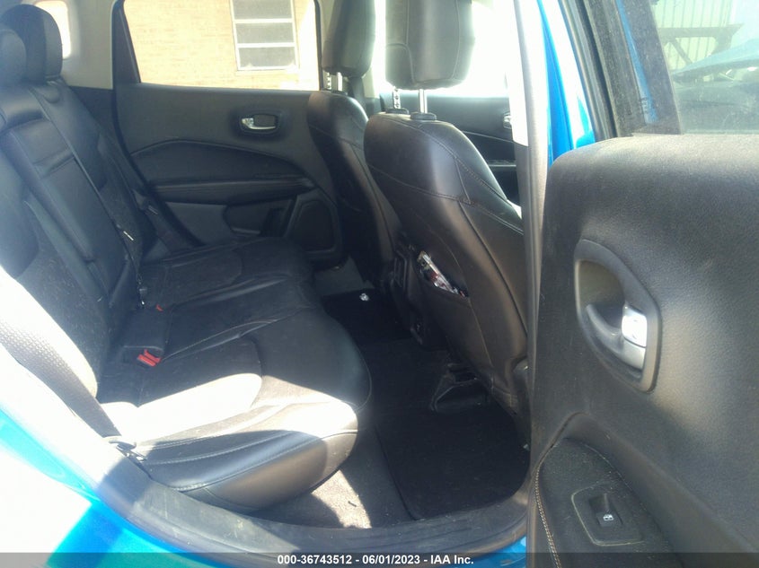 VIN 3C4NJDBB5JT467458 2018 JEEP COMPASS LATITUDE