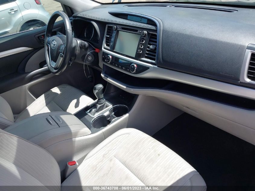 2019 TOYOTA HIGHLANDER LE - 5TDZZRFH0KS298130