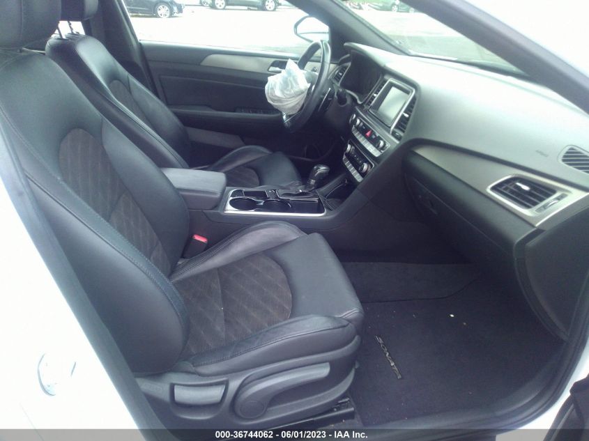2018 HYUNDAI SONATA SPORT - 5NPE34AF9JH621250