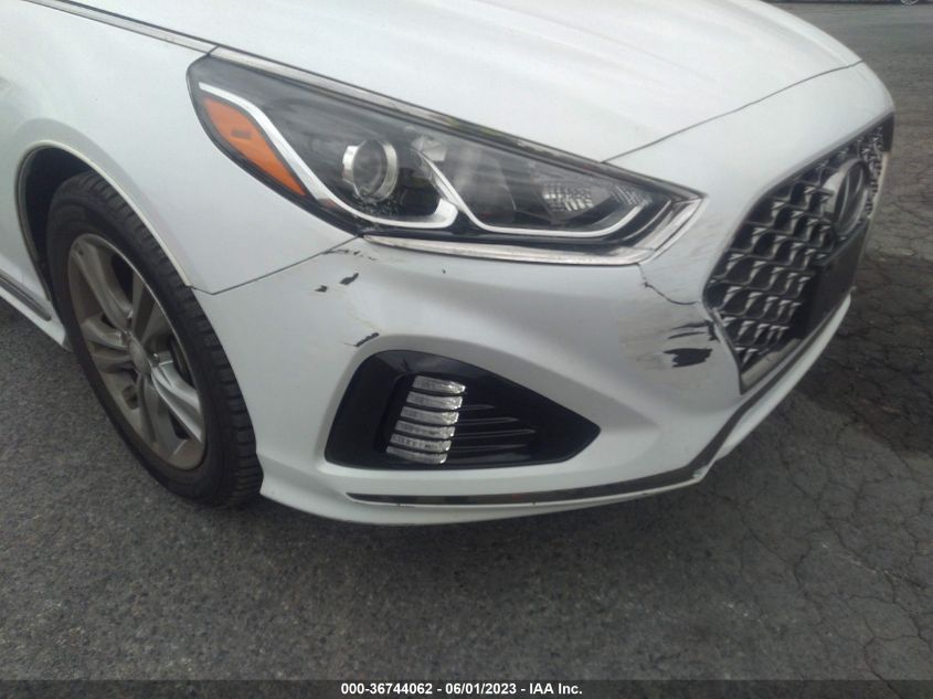 2018 HYUNDAI SONATA SPORT - 5NPE34AF9JH621250