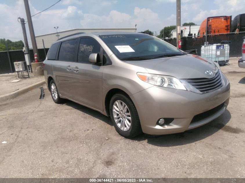 2015 TOYOTA SIENNA XLE - 5TDYK3DC2FS632426