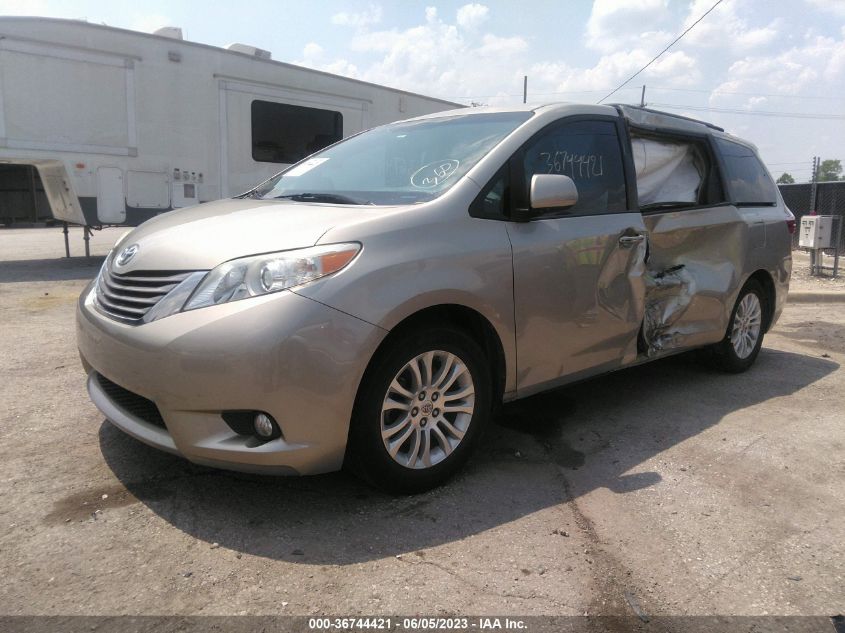 2015 TOYOTA SIENNA XLE - 5TDYK3DC2FS632426