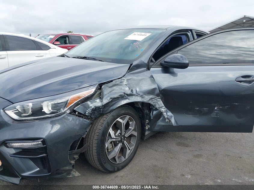 VIN 3KPF24AD8LE209379 2020 KIA FORTE LXS