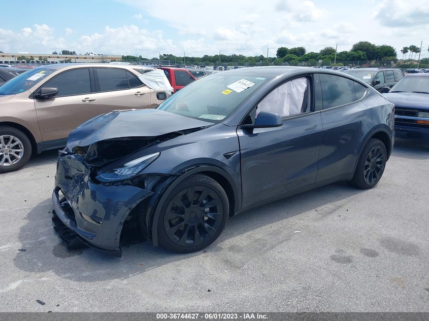 VIN 7SAYGDEE8PA047900 2023 TESLA MODEL Y LONG RANGE
