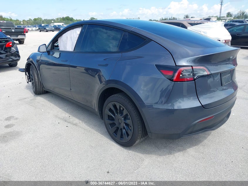 VIN 7SAYGDEE8PA047900 2023 TESLA MODEL Y LONG RANGE