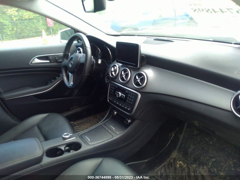 2015 MERCEDES-BENZ GLA-CLASS GLA 250 - WDCTG4GBXFJ083621