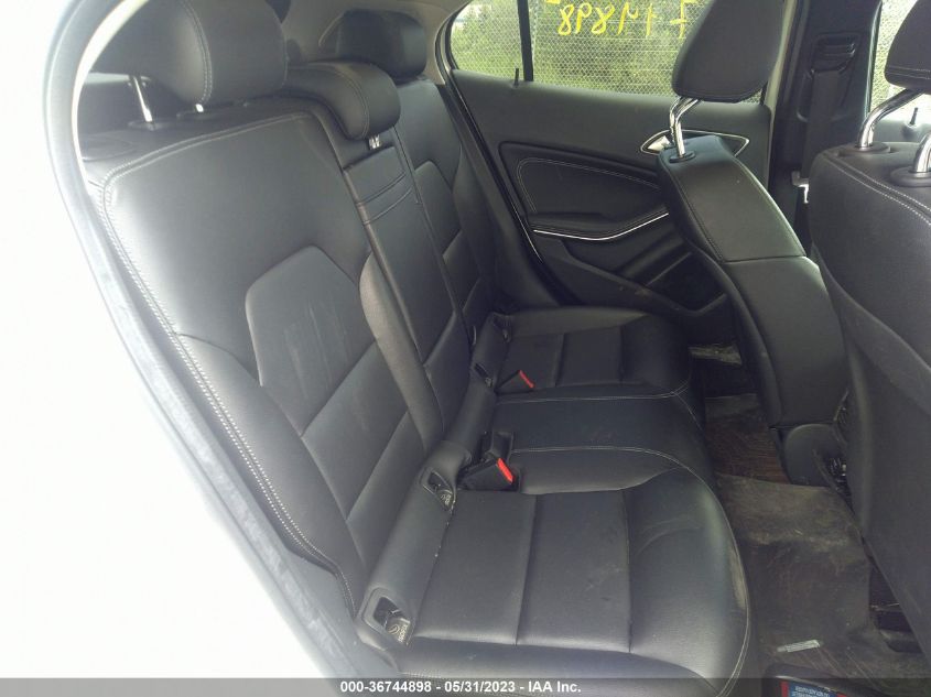 2015 MERCEDES-BENZ GLA-CLASS GLA 250 - WDCTG4GBXFJ083621