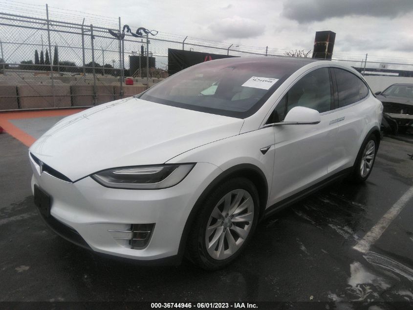 2017 TESLA MODEL X 90D/75D/100D - 5YJXCBE27HF056185