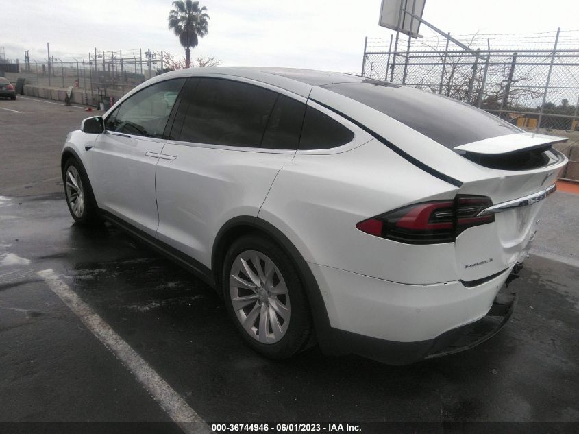 2017 TESLA MODEL X 90D/75D/100D - 5YJXCBE27HF056185