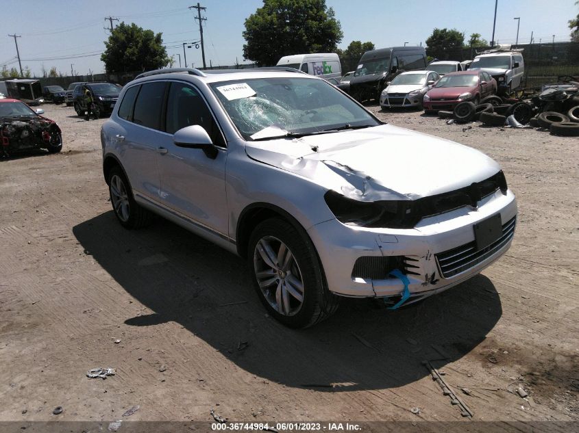 2014 VOLKSWAGEN TOUAREG EXEC - WVGEP9BP4ED007710