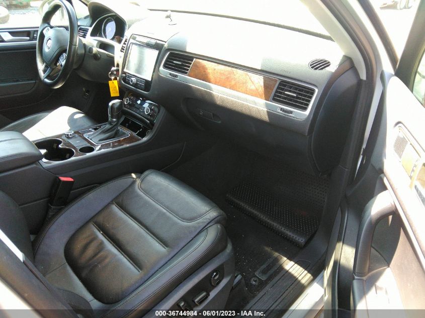 2014 VOLKSWAGEN TOUAREG EXEC - WVGEP9BP4ED007710