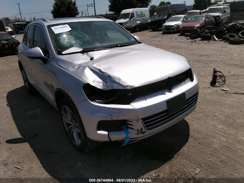 2014 VOLKSWAGEN TOUAREG EXEC - WVGEP9BP4ED007710