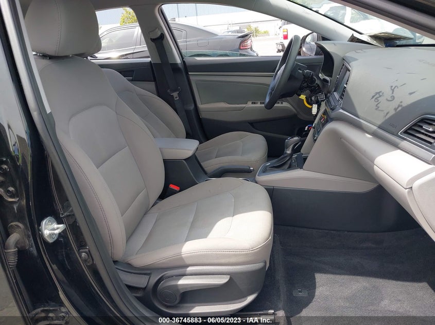 VIN 5NPD84LF4JH235622 2018 HYUNDAI ELANTRA SEL