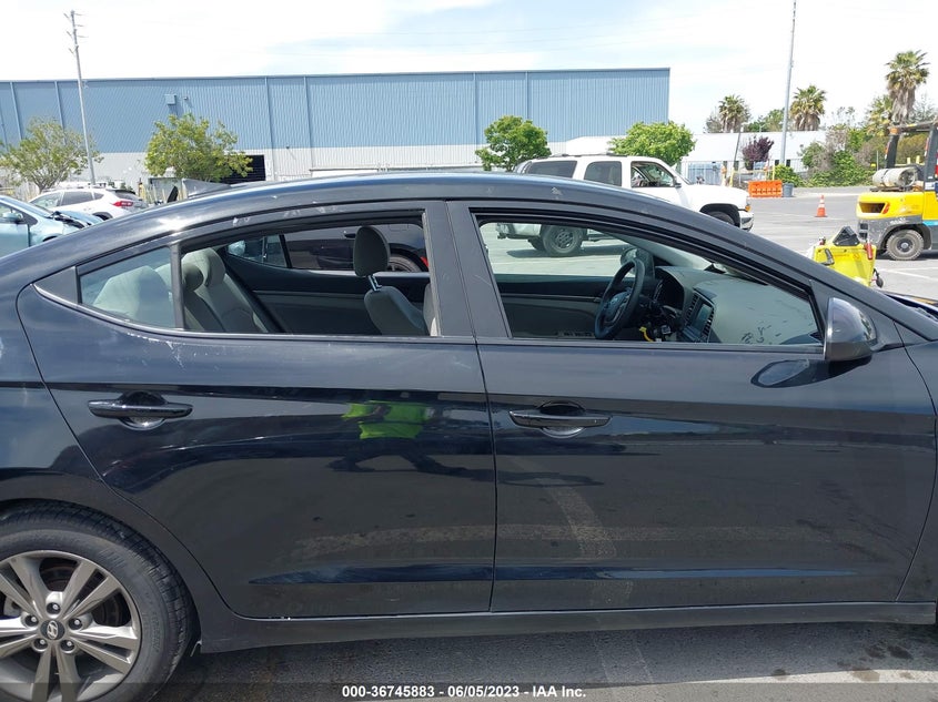 VIN 5NPD84LF4JH235622 2018 HYUNDAI ELANTRA SEL