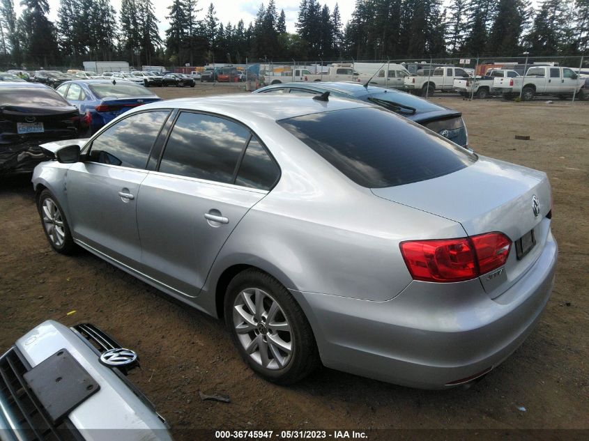 2014 VOLKSWAGEN JETTA SEDAN SE - 3VWD17AJ7EM400038