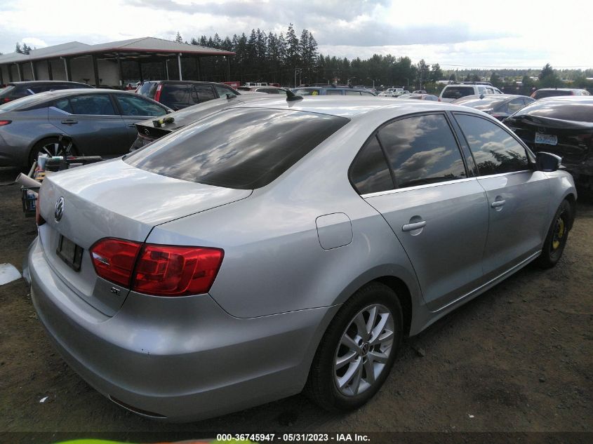 2014 VOLKSWAGEN JETTA SEDAN SE - 3VWD17AJ7EM400038