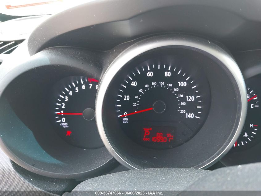 2013 KIA SOUL + - KNDJT2A6XD7560941