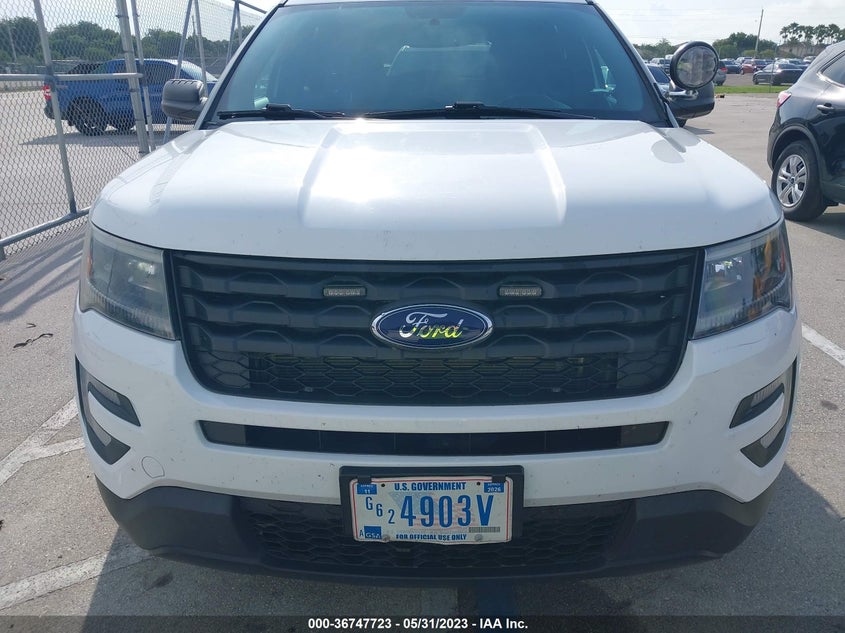 VIN 1FM5K8AR2JGC56575 2018 FORD POLICE INTERCEPTOR