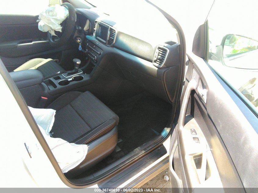 VIN KNDPM3AC8K7525587 2019 KIA SPORTAGE LX