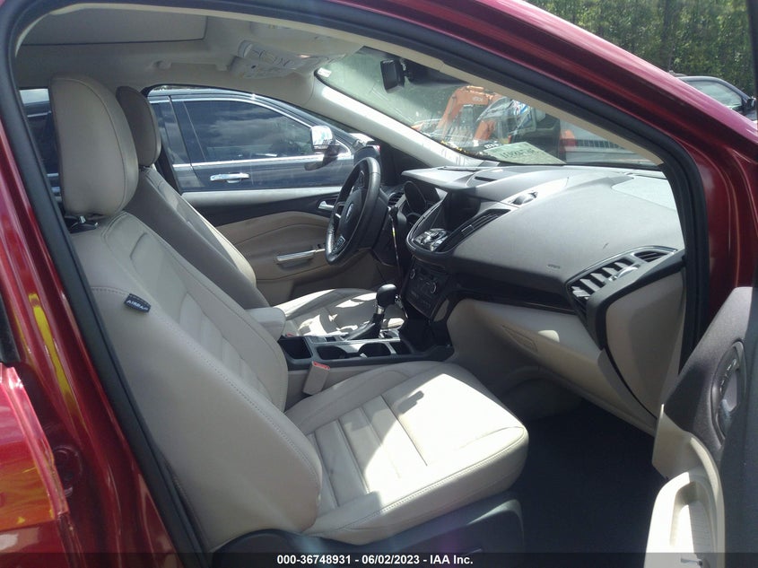 VIN 1FMCU9J97JUD25799 2018 FORD ESCAPE TITANIUM
