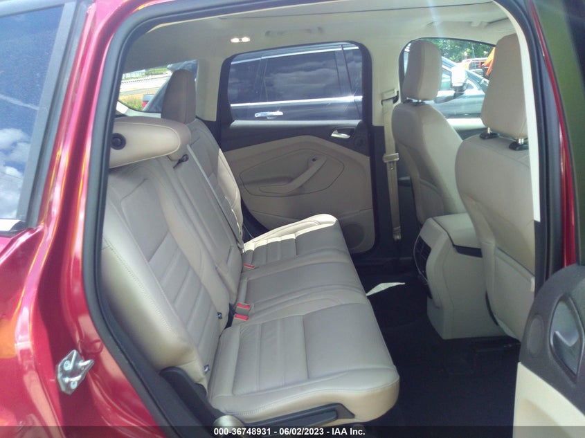 VIN 1FMCU9J97JUD25799 2018 FORD ESCAPE TITANIUM