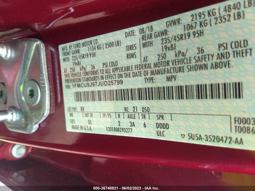 VIN 1FMCU9J97JUD25799 2018 FORD ESCAPE TITANIUM