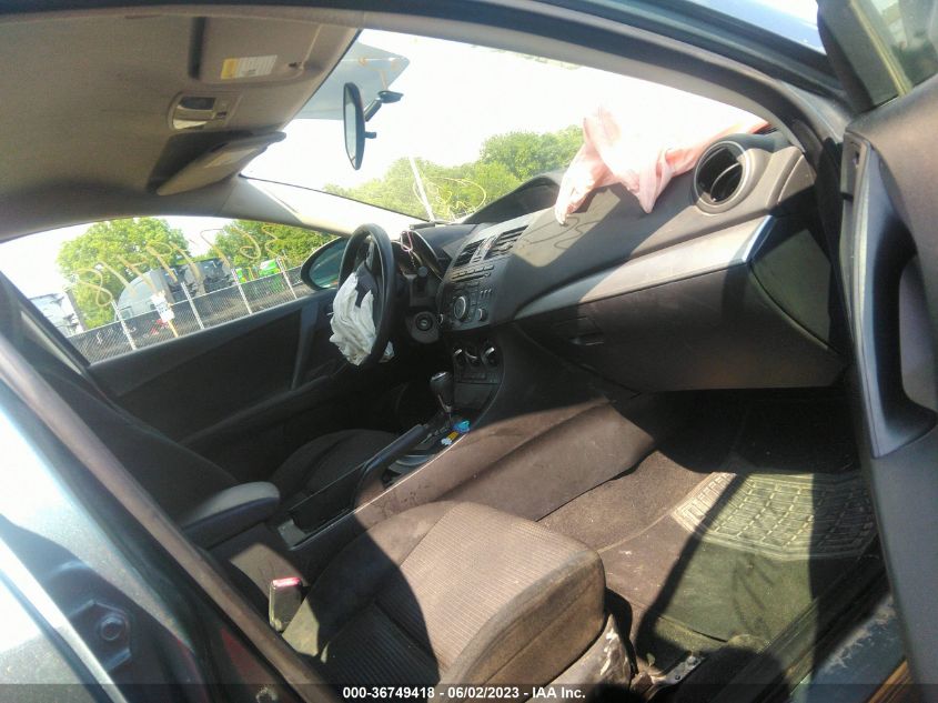 2013 MAZDA MAZDA3 I SPORT - JM1BL1U71D1709209