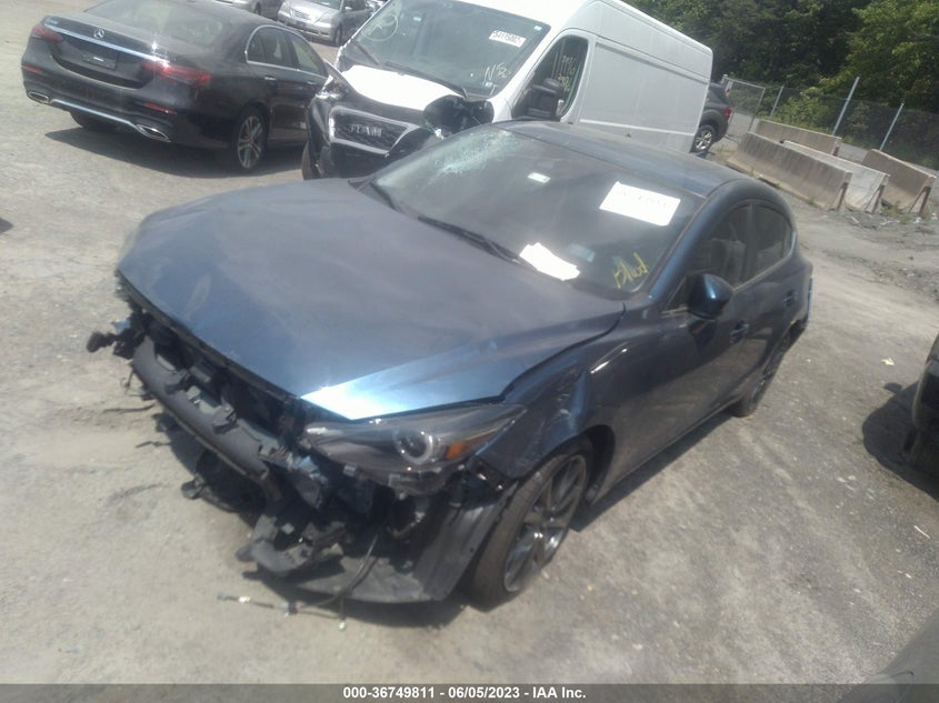 VIN 3MZBN1M3XJM216776 2018 MAZDA MAZDA3 5-DOOR GRAND TOURING