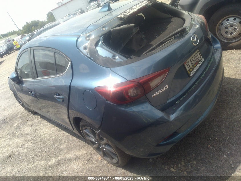 VIN 3MZBN1M3XJM216776 2018 MAZDA MAZDA3 5-DOOR GRAND TOURING
