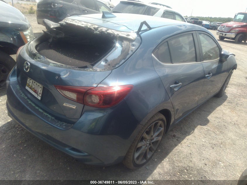VIN 3MZBN1M3XJM216776 2018 MAZDA MAZDA3 5-DOOR GRAND TOURING
