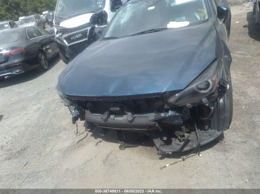 VIN 3MZBN1M3XJM216776 2018 MAZDA MAZDA3 5-DOOR GRAND TOURING