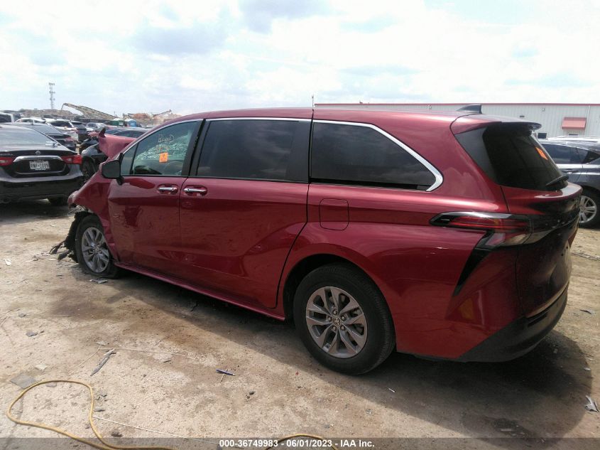 5TDYRKEC3NS091423 Toyota Sienna XLE 3