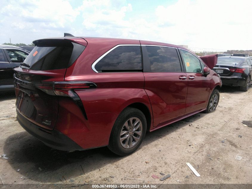 5TDYRKEC3NS091423 Toyota Sienna XLE 4