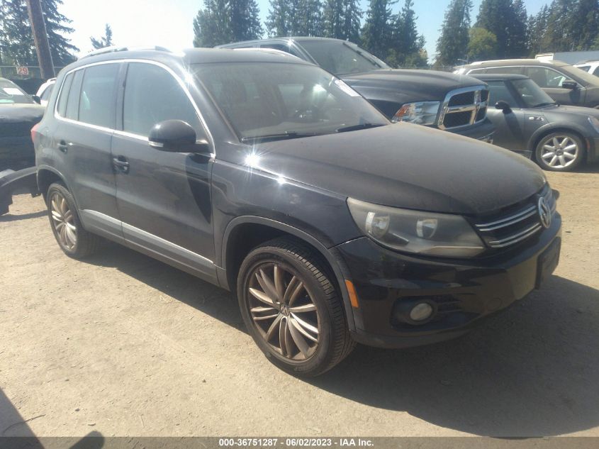 2013 VOLKSWAGEN TIGUAN SE W/SUNROOF & NAV - WVGBV3AX4DW590340