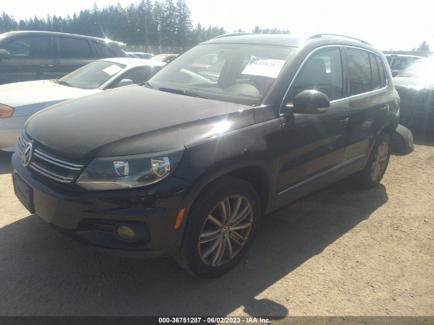 2013 VOLKSWAGEN TIGUAN SE W/SUNROOF & NAV - WVGBV3AX4DW590340