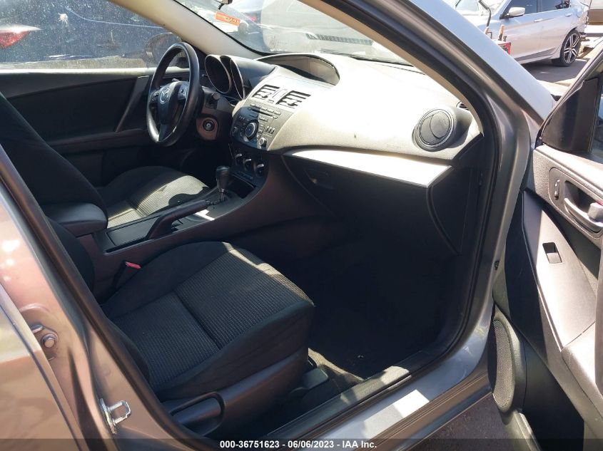 2013 MAZDA MAZDA3 I SPORT - JM1BL1UP0D1831124