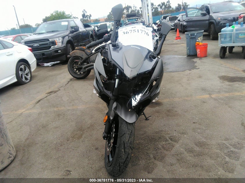 VIN ML5EXEN15NDA72227 2022 KAWASAKI EX650 N
