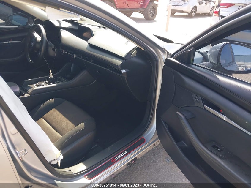 VIN 3MZBPABL4KM112749 2019 MAZDA MAZDA3 SEDAN