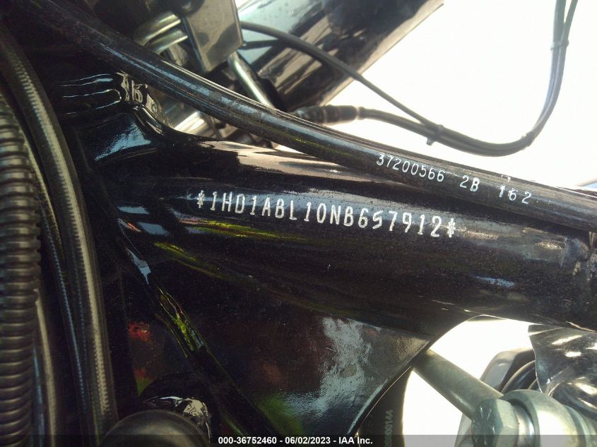 2022 HARLEY-DAVIDSON FLHXST - 1HD1ABL10NB657912