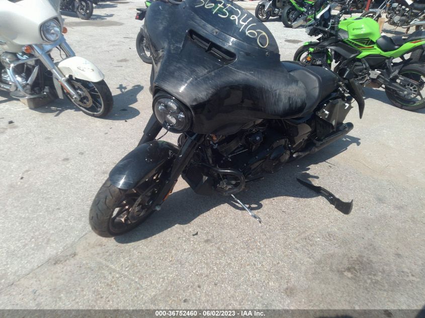 2022 HARLEY-DAVIDSON FLHXST - 1HD1ABL10NB657912
