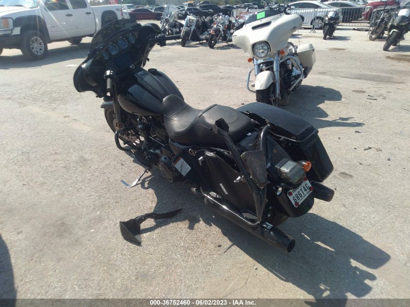 2022 HARLEY-DAVIDSON FLHXST - 1HD1ABL10NB657912