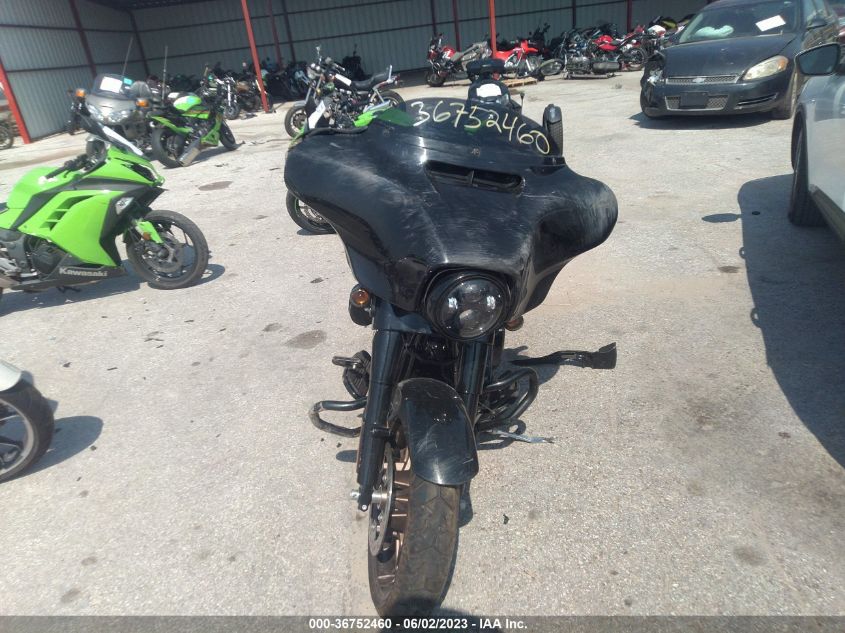 2022 HARLEY-DAVIDSON FLHXST - 1HD1ABL10NB657912