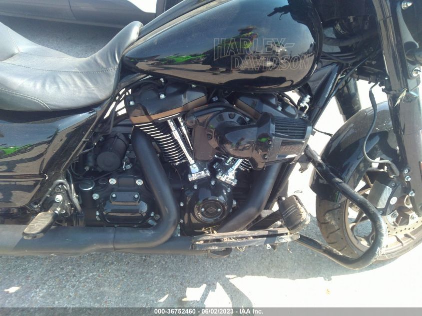 2022 HARLEY-DAVIDSON FLHXST - 1HD1ABL10NB657912