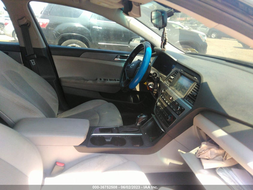 VIN 5NPE24AF7HH493829 2017 HYUNDAI SONATA SE