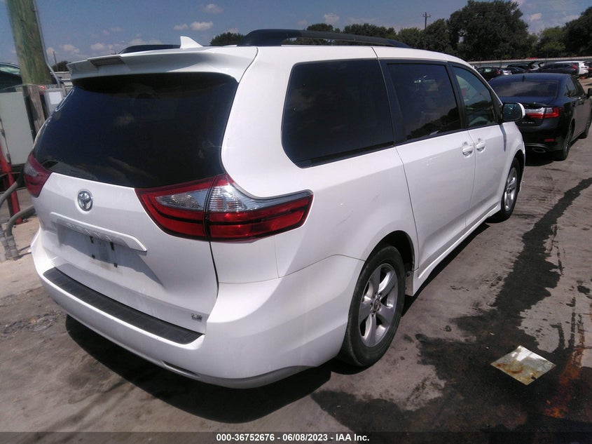 VIN 5TDKZ3DC0JS903705 2018 TOYOTA SIENNA LE