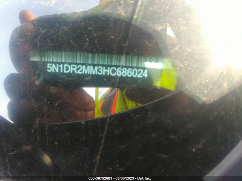 VIN 5N1DR2MM3HC686024 2017 NISSAN PATHFINDER S
