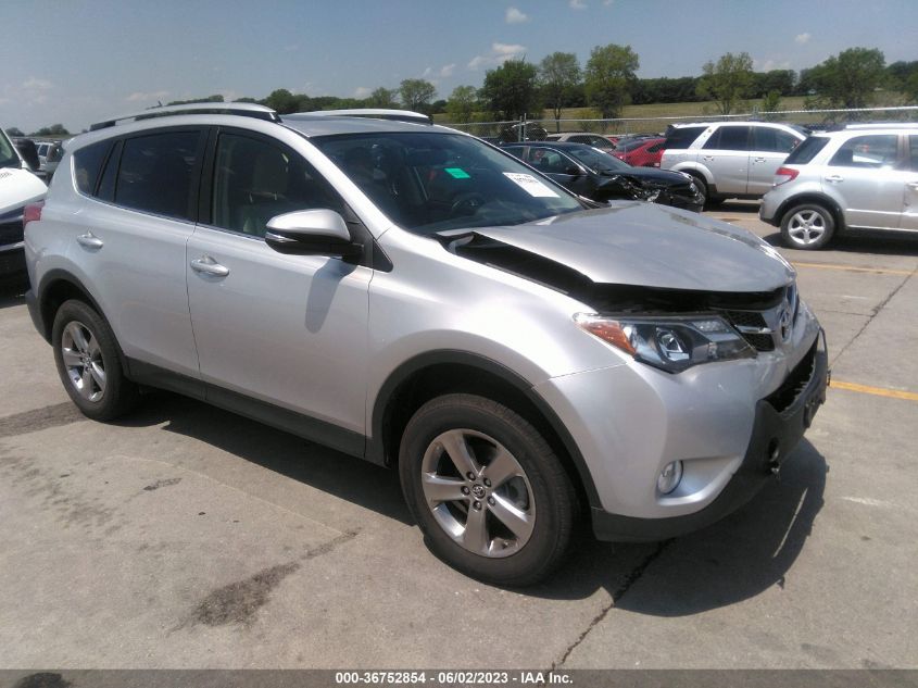 2015 TOYOTA RAV4 XLE - JTMRFREV4FJ037666